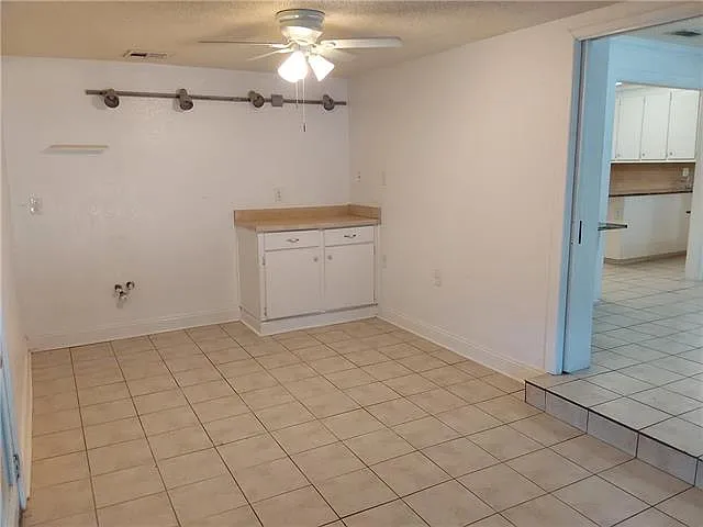 2025 Starling Dr — Photo 10