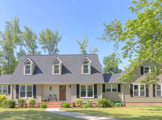 298 Chesapeake Dr, Irvington, VA 22480