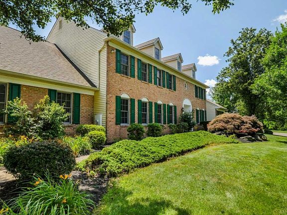 2nd image of 120 Marie Dr