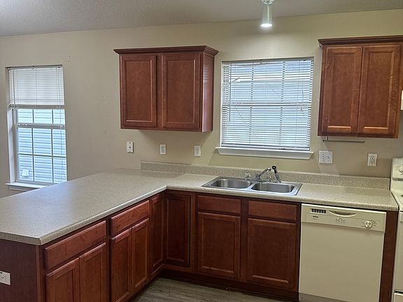 4th image of 3113 Flintlock Dr