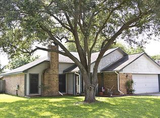 509 Sharondoah Dr, Highlands, TX 77562