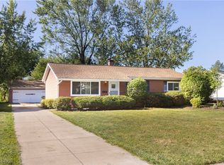 24779 Fawn Dr, North Olmsted, OH 44070