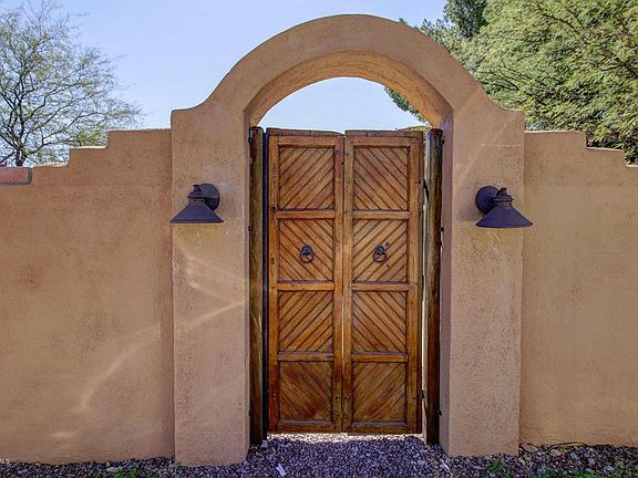 3rd image of 3856 E Calle Fernando