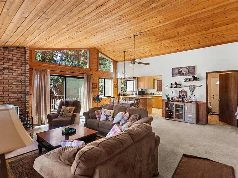 2518 Elizabeth Dr — Photo 15