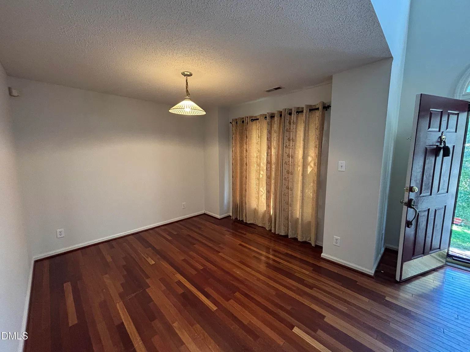 3 bed, 3.5 bath, 1779 sqft, $2,145 — Photo 3
