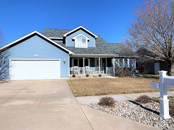 2nd image of 1405 Sherwood Ln