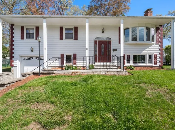 28 Arnold Rd, Norwood, MA 02062