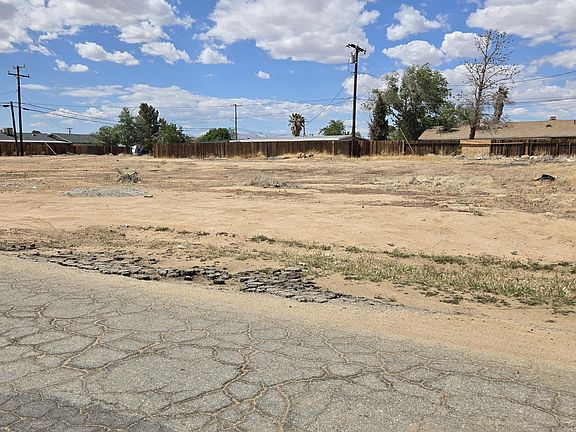 3rd image of Dogwood Avenue Near Hickory Dr