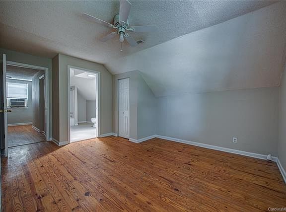 5th image of 914 W 2nd Ave