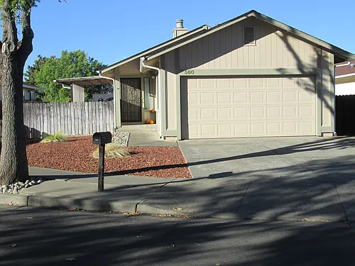 560 Donner Ln Photo 1