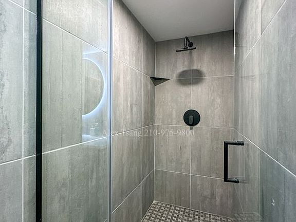 5th image of 218 S Olive St #2101