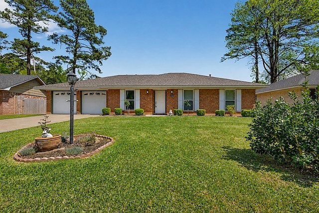 1st image of 9813 High Point Dr