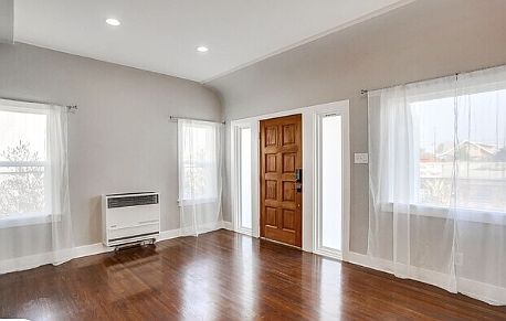 4th image of 4909 S Gramercy Pl #4909