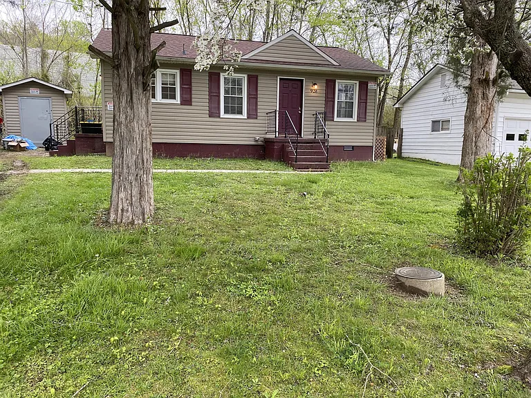 928 Vivian Ave — Photo 4