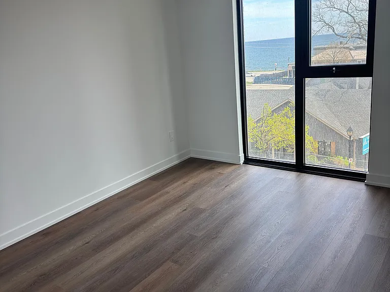 2075 Lakeshore Rd #311 — Photo 11