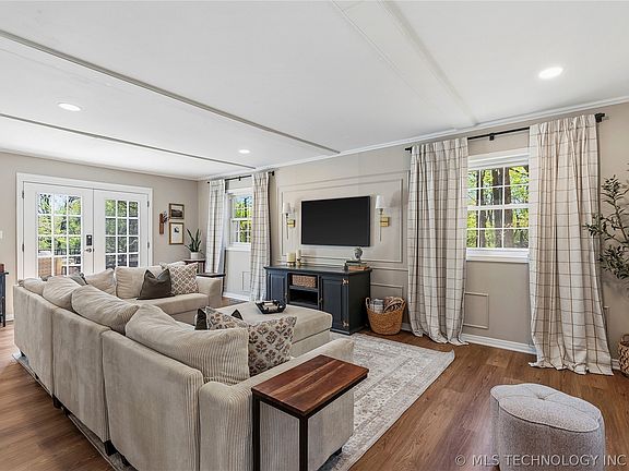 5th image of 4340 E 72nd Pl