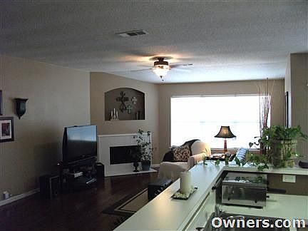 Breakfast Bar - Open Floor Plan