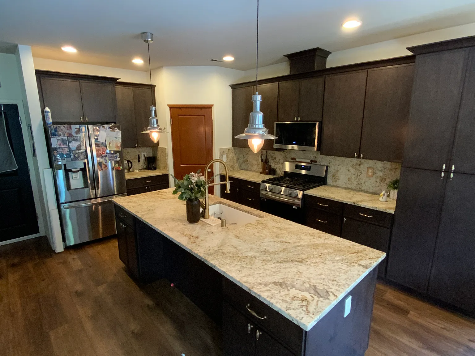 4 bed, 1950 sqft, $3,300 — Photo 4