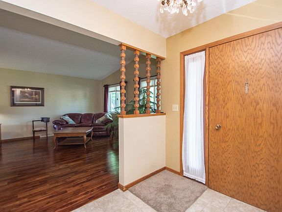 4th image of 3401 Par St N