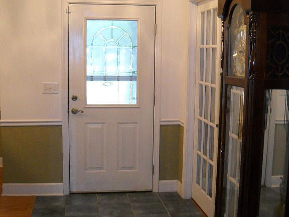 4th image of 2870 Seminole Village Dr