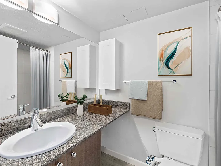 1212 Howe St — Photo 9