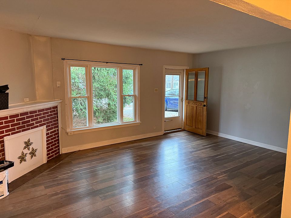 1st image of 303 W Woodbine Ave