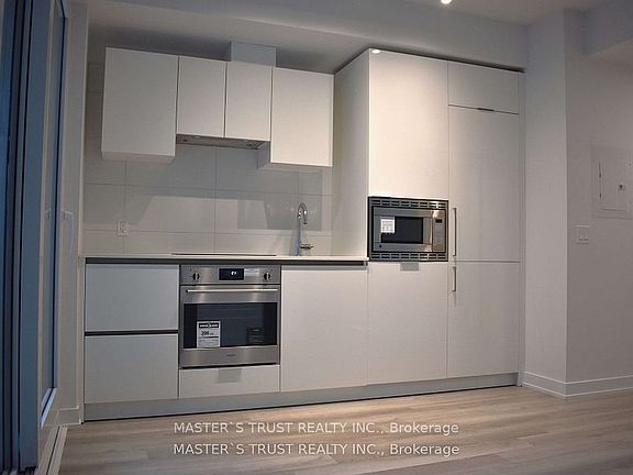 2nd image of 230 Simcoe St #1813