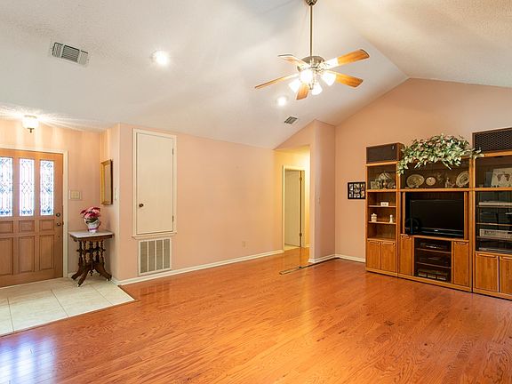 3rd image of 6767 Braden Cir