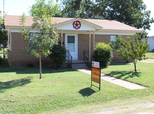 506 S Pecan St, Henrietta, TX 76365