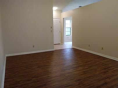 4th image of 1615 Akridge Dr #1