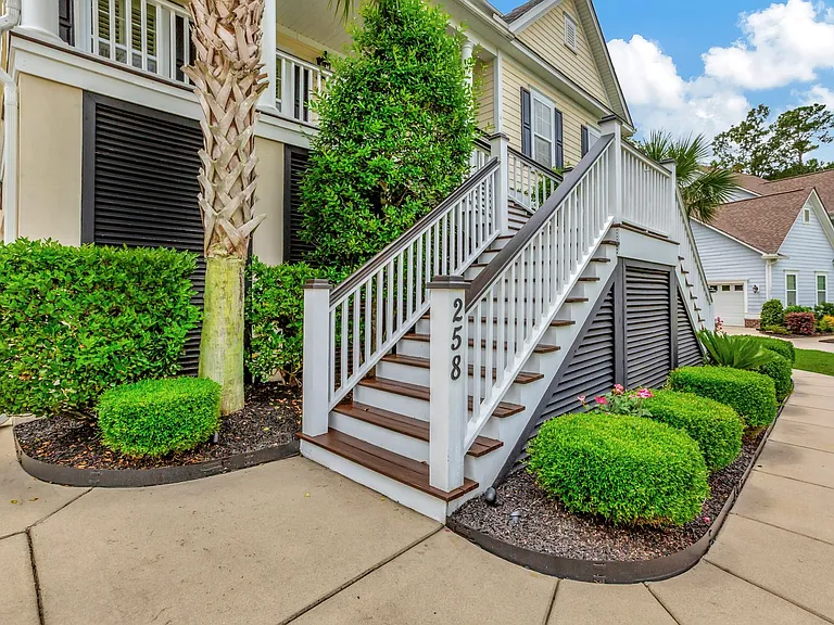 258 Silver Cypress Cir — Photo 5