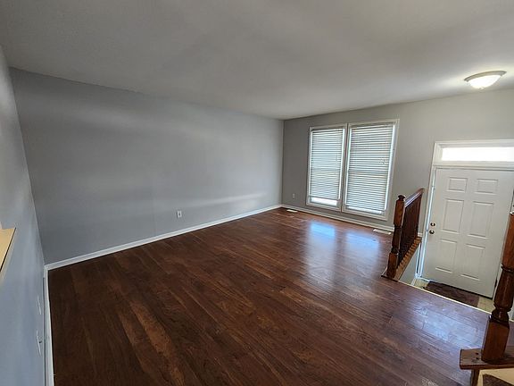 4th image of 647 Corsica Ave