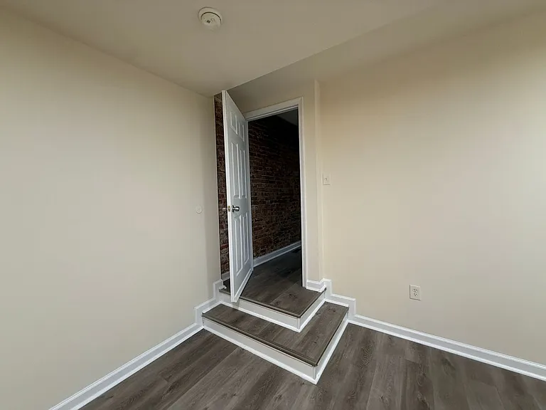 Modern New Luxury Temple Apartments — Photo 17
