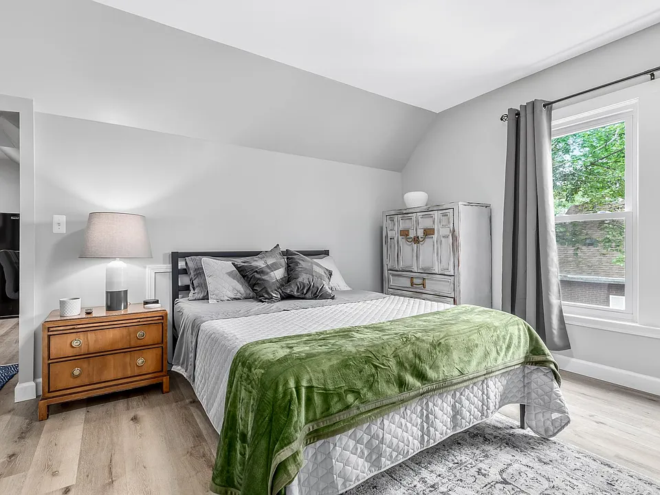 278 Euclid St #3