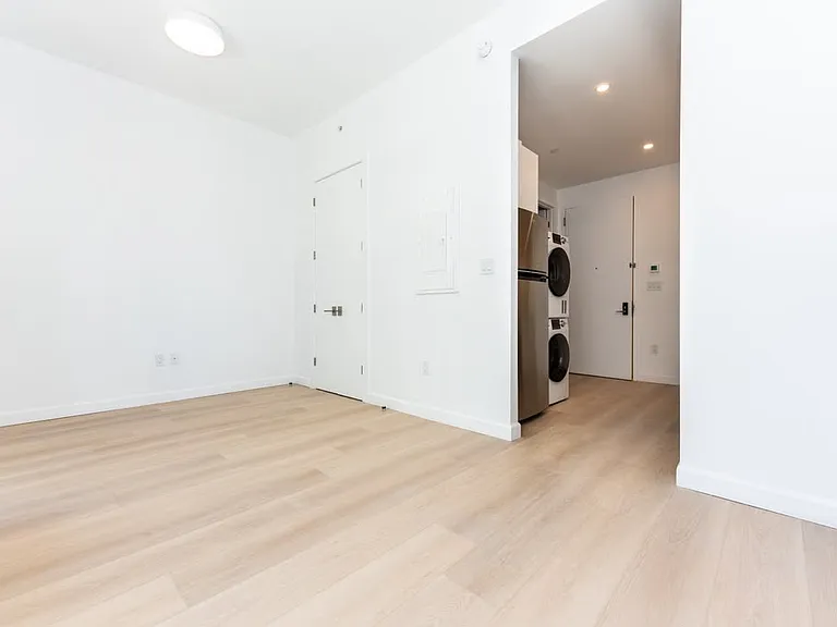 26-04 Jackson Ave #4B — Photo 3