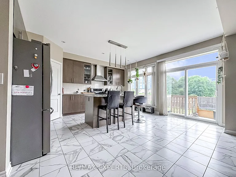 640 Halloway Dr — Photo 15