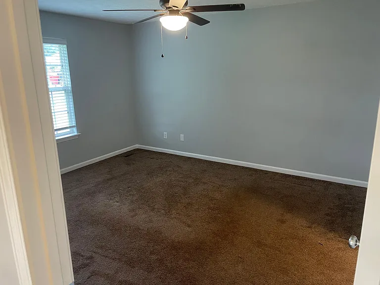 304 Eli Ct — Photo 7