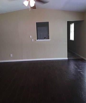 2nd image of 410 W Ferndale Ln