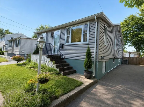 97 Spring Ave, Barrington, RI 02806