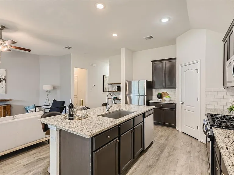 5867 San Savino Dr — Photo 9