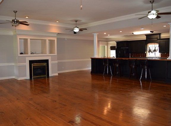 4th image of 139 White Horse Dr