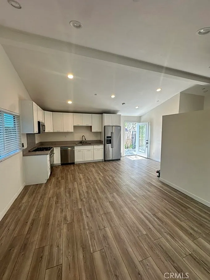 2 bed, 670 sqft, $2,800 — Photo 4