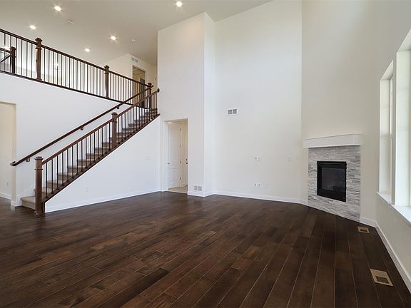 4th image of 14602 Salvador Cir
