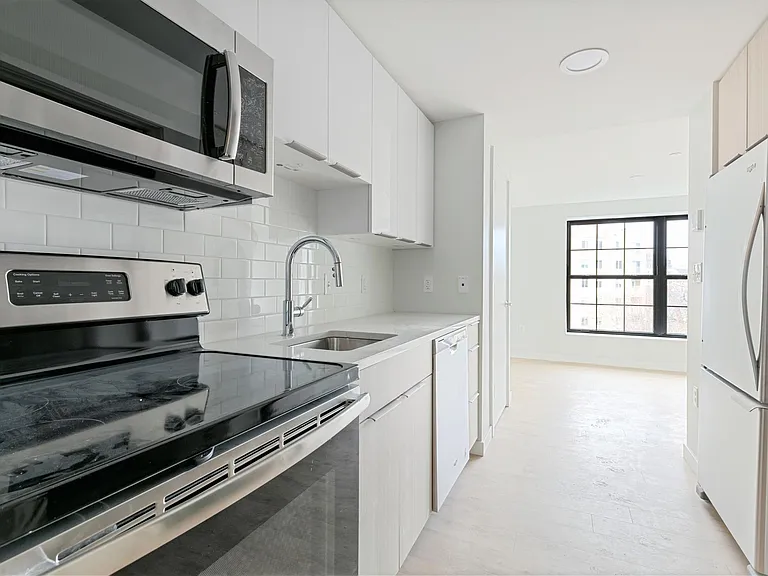 10 Soden St #105 — Photo 2