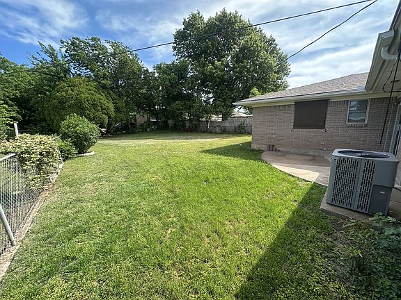 2nd image of 137 E Jarman Dr