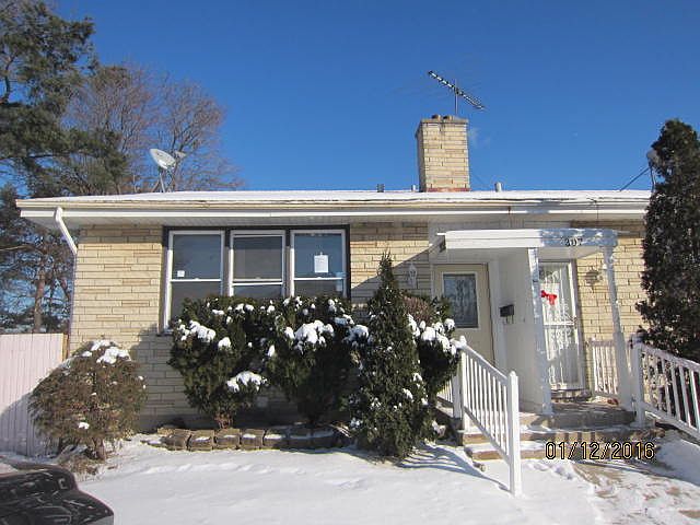 1st image of 303 Dover Dr