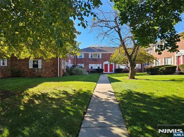17 Atherton Court #64, Wayne, NJ 07470
