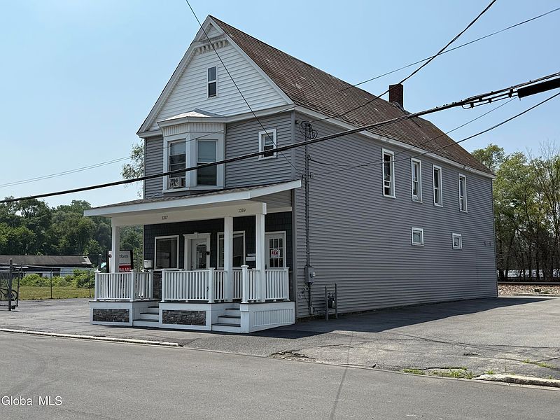 4th image of 1317 Lower Broadway