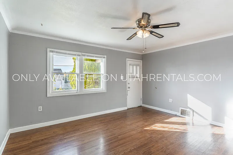 2 bed, 1.0 bath, 1372 sqft, $1,750 — Photo 4