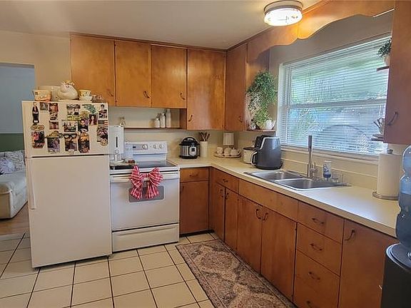 4th image of 1223 57TH AVENUE E
